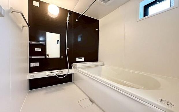 《浴室》　■ゆったりくつろげる癒しのバスルーム。