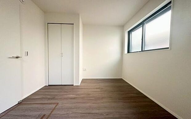 《洋室》　■型にはまらない多才なプライベートルーム。くつろぎの場としてだけでなく、趣味や仕事のパーソナルスペースとしても活躍する、個の時間をたっぷり楽しめる快適空間です。