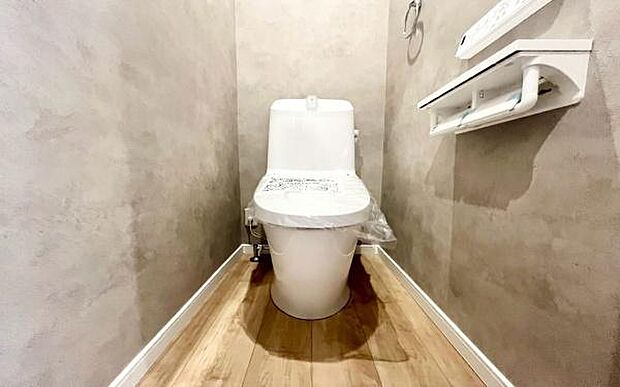 《トイレ》　■清潔感のある落ち着いたトイレ。