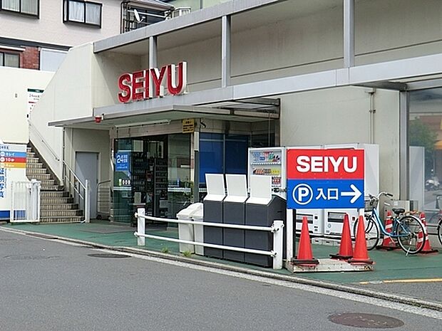 西友 能見台店まで1122m、24時間営業がとても助かります。三浦の野菜が新鮮で美味しい。値引き商品が豊富です。