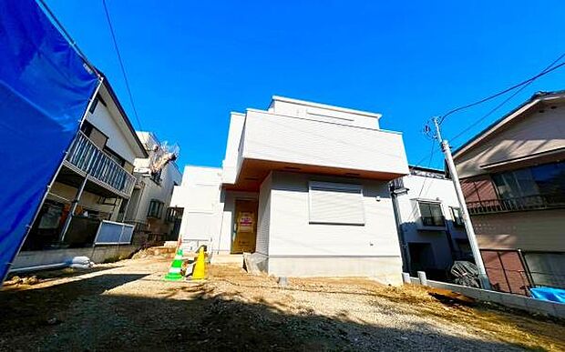 《現地》 ■南道路で日差しもたっぷり、心地よいライフスタイルが実現できるそんな予感。