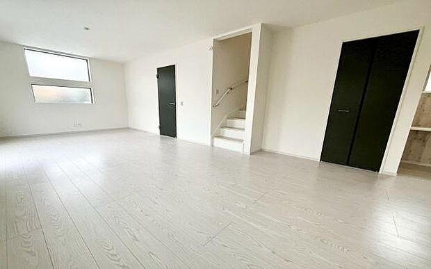 《リビングダイニング》 ■上質な時間を育む暮らしのメインステージ。寛ぎとご家族とのコミュニケーションを育む居心地のよい場所。