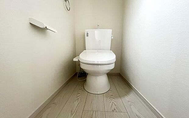 《トイレ》 ■清潔感のある落ち着いたトイレ。