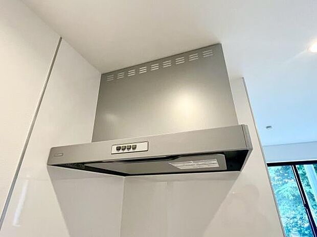 ≪キッチン・レンジフード≫　■煙やにおいを排出します。稼働音も静かです。