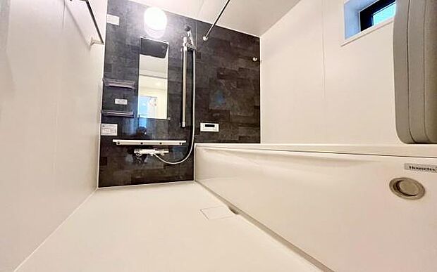 《浴室》　■ゆったりくつろげる癒しのバスルーム。