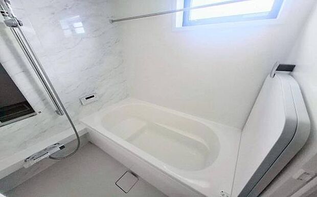 《浴室》　■ゆったりくつろげる癒しのバスルーム。