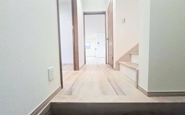 《玄関》　■我が家の顔である玄関。帰るのが楽しみになりますね。