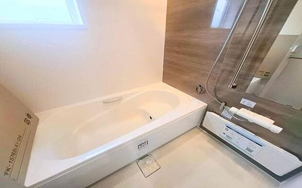 《浴室》　■ゆったりくつろげる癒しのバスルーム。