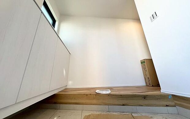 《玄関》　■品のある落ち着いた玄関