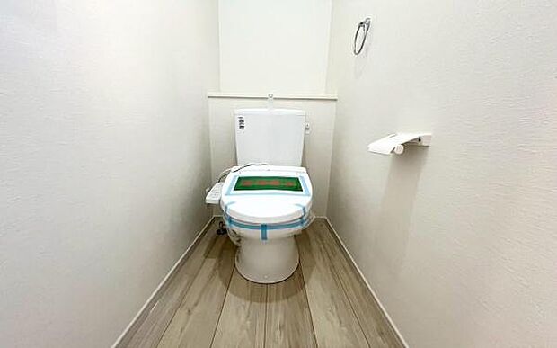 《トイレ》　■清潔感のある落ち着いたトイレ。