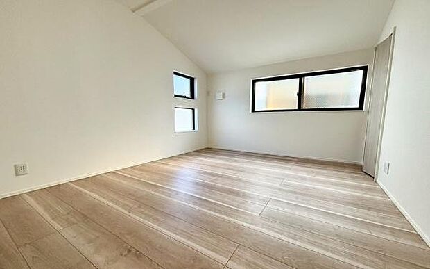 《寝室》 ■心地よい眠りへといざなう落ち着いた雰囲気の寝室