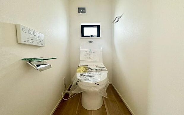 《トイレ》　■清潔感のある落ち着いたトイレ。