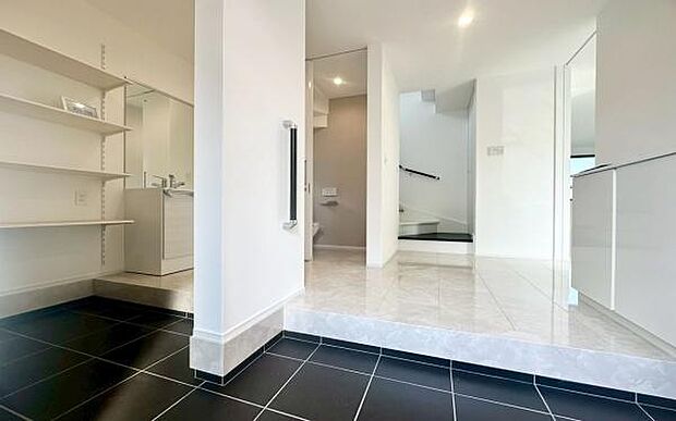 《玄関》 ■我が家の顔である玄関。帰るのが楽しみになりますね。