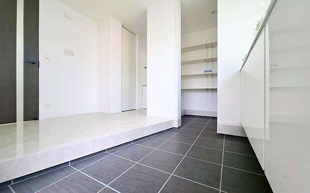 《玄関》 ■我が家の顔である玄関。帰るのが楽しみになりますね。