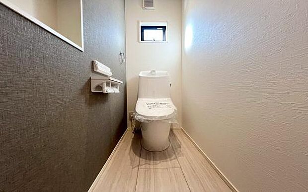 《トイレ》　■清潔感のある落ち着いたトイレ。