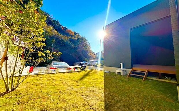 《庭》　■土と緑が身近に感じられるお庭があるのは嬉しいですね。