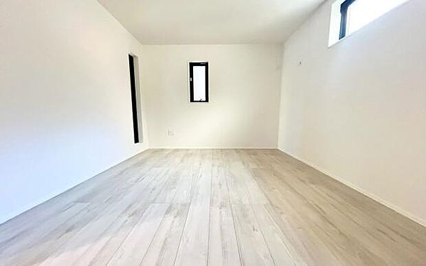 《子供部屋》 ■お子様の成長を優しく見守る、明るい子供部屋。遊んだり、学んだり、時には一人の時間を過ごしたりと健やかな毎日を育む大切な場所。未来への第一歩を育む、かけがえのない空間です。