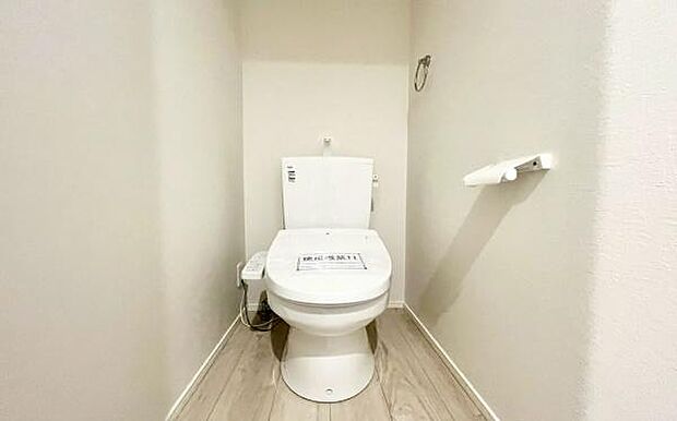 《トイレ》 ■清潔感のある落ち着いたトイレ。