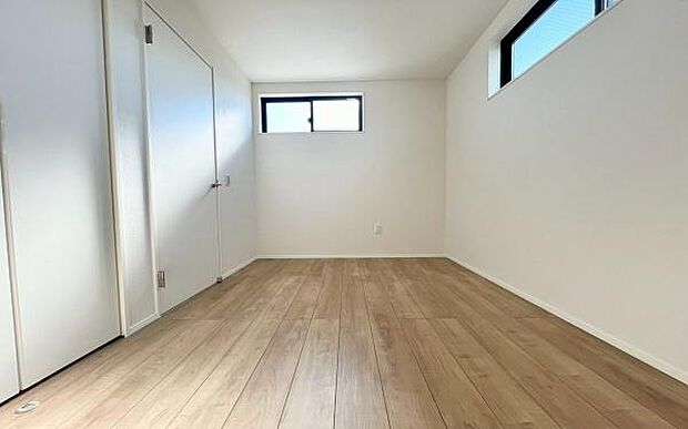 《子供部屋》 ■お子様の成長を優しく見守る、明るい子供部屋。遊んだり、学んだり、時には一人の時間を過ごしたりと健やかな毎日を育む大切な場所。未来への第一歩を育む、かけがえのない空間です。