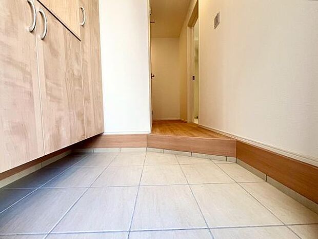 《玄関》　■品のある落ち着いた玄関