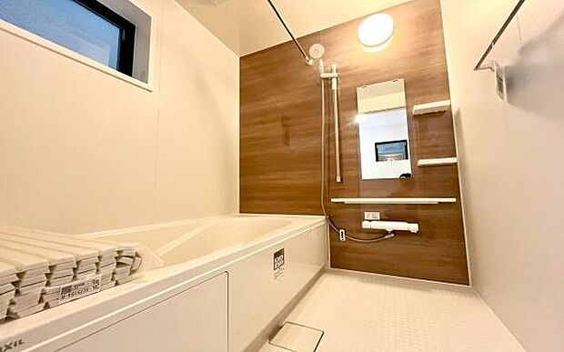 《浴室》 ■高級感のあるバスルームは一日の疲れを癒す居心地の良い空間です。