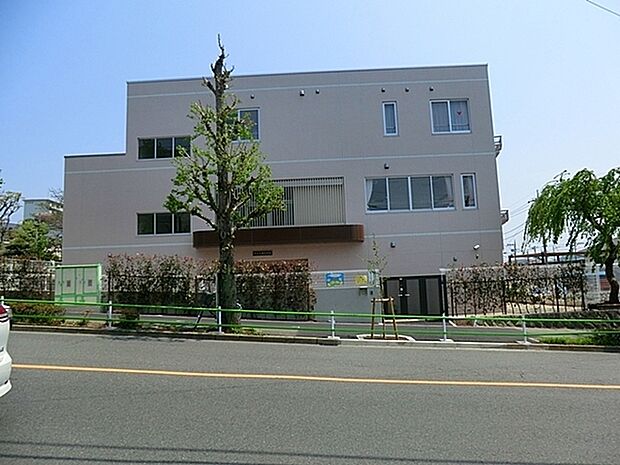 町田市立大蔵保育園まで1360m、 お天気の良い日は、陽当りの良い園庭から子供たちの楽し気な声が聞こえてきます。