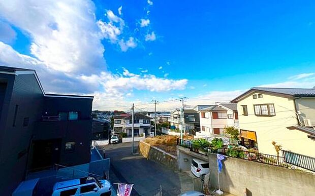 《眺望》 ■「空」×「光」×「風」。開放感を具現化したような現地は、まさに「永住の地」としての選択肢です。