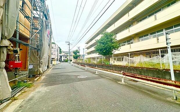 《前面道路含む現地》　■現地写真です。