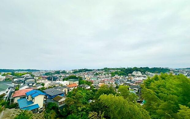 《眺望》　■「空」×「光」×「風」。開放感を具現化したような現地は、まさに「永住の地」としての選択肢です。