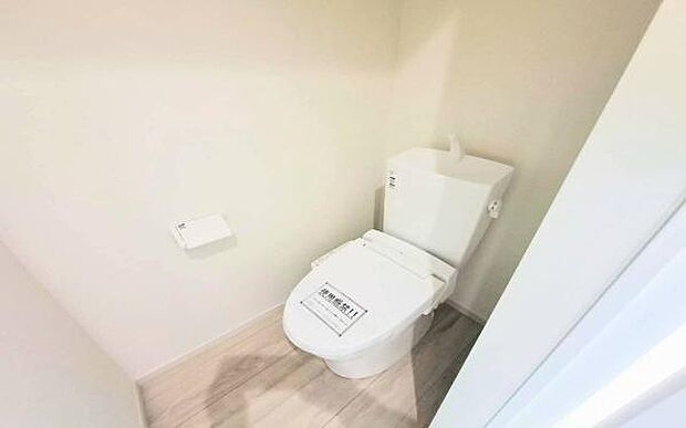 《トイレ》　■清潔感のある落ち着いたトイレ。