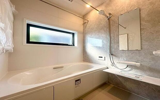 《浴室》　■ゆったりくつろげる癒しのバスルーム。