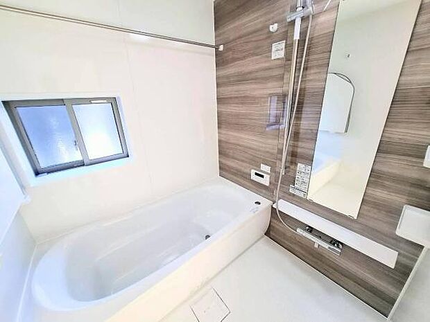 《浴室》　■ゆったりくつろげる癒しのバスルーム。