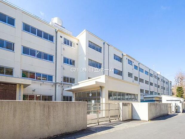 横浜市立大道中学校まで1142m