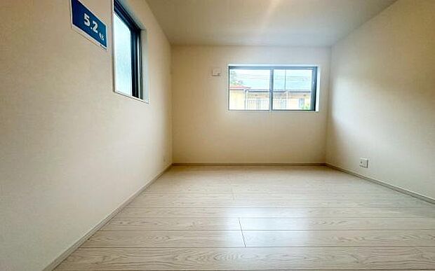 《洋室》 ■型にはまらない多才なプライベートルーム。くつろぎの場としてだけでなく、趣味や仕事のパーソナルスペースとしても活躍する、個の時間をたっぷり楽しめる快適空間です。