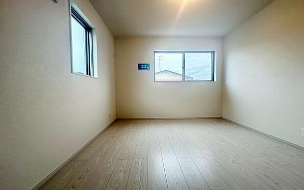 《洋室》 ■明るくスタイリッシュな空間になっています。