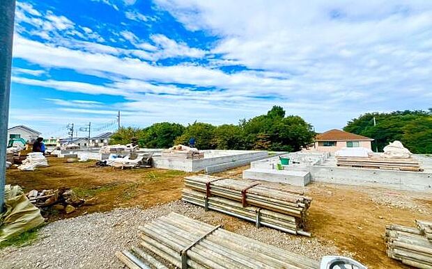 《現地》　■青い空と白い雲、気分が晴れる場所がここにあります。