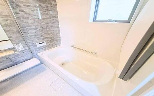 《浴室》　■ゆったりくつろげる癒しのバスルーム。