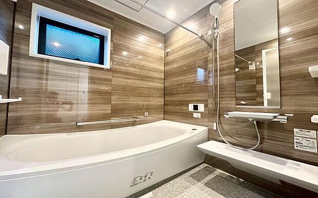 《浴室》　■ゆったりくつろげる癒しのバスルーム。