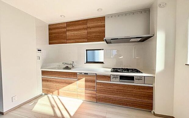 《システムキッチン》 ■会話を楽しみながら食事を味わう。一緒にいる時間が楽しい空間。