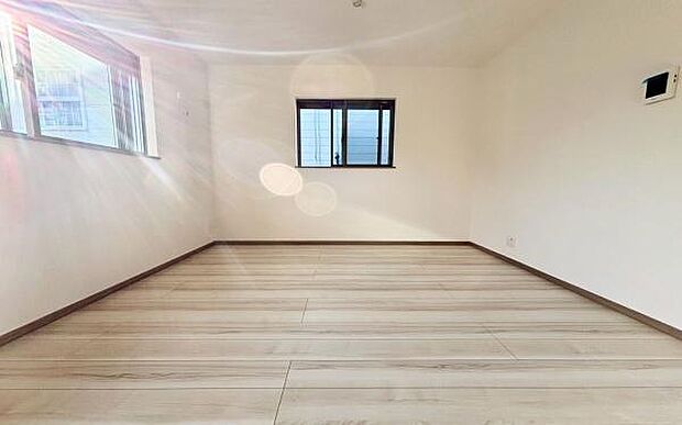 《寝室》 ■心地よい眠りへといざなう落ち着いた雰囲気の寝室