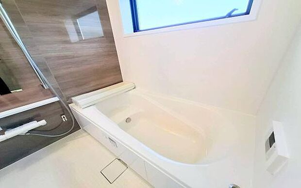 《浴室》　■ゆったりくつろげる癒しのバスルーム。