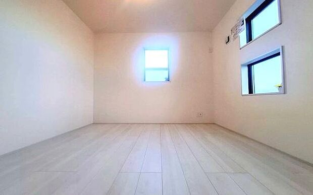 《洋室》 ■明るくスタイリッシュな空間になっています。