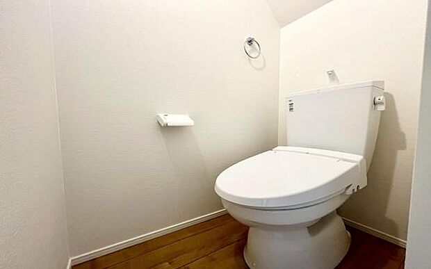 《トイレ》 ■清潔感のある落ち着いたトイレ。