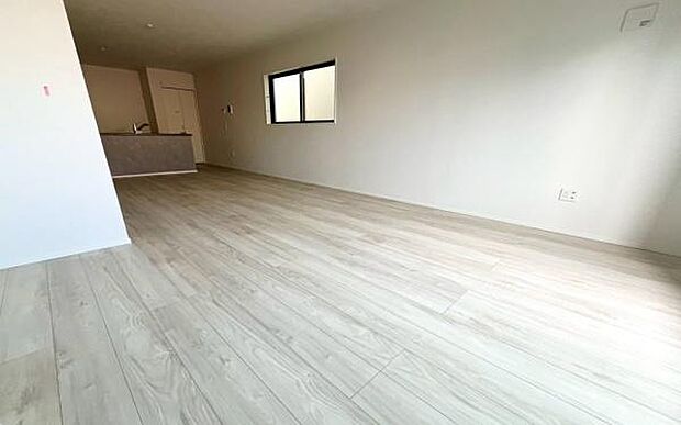 《リビングダイニング》 ■家族が自然と集まって、思い思いにくつろぎ、遊び、語らう、やすらぎの空間。