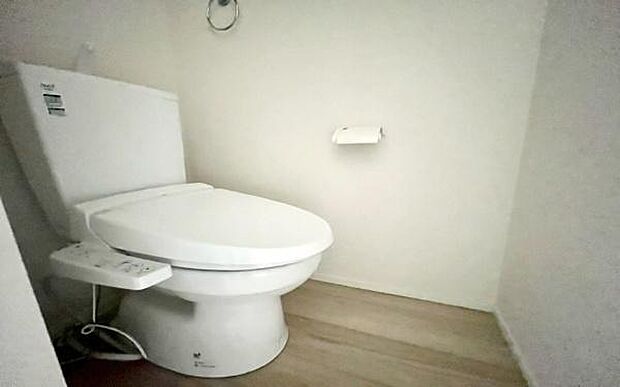 《トイレ》 ■清潔感のある落ち着いたトイレ。