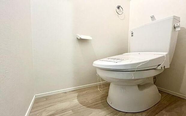 《トイレ》 ■清潔感のある落ち着いたトイレ。