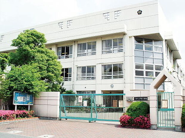 川崎市立戸手小学校まで569m