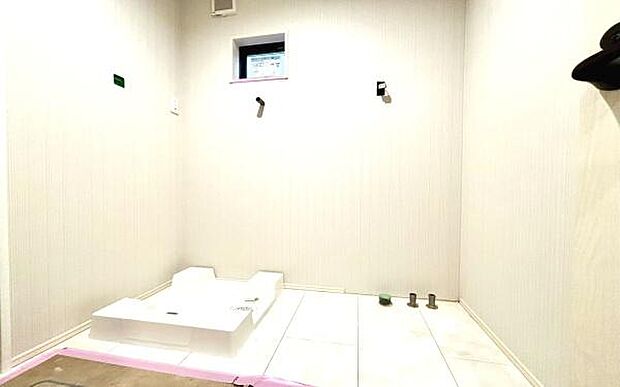 《洗面台》　■朝のバタバタした身支度を支えてくれる洗面所。