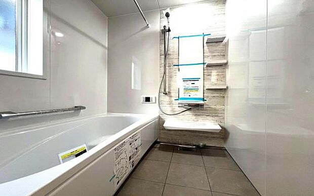 《浴室》　■ゆったりくつろげる癒しのバスルーム。