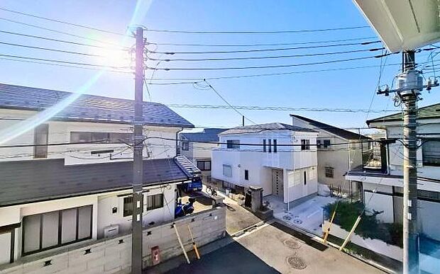 《眺望》　■目の前には気持ちの良い青空が広がります。開放的で開けた空間が望めます。